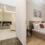 Cozy Dream In The Absolute Center *