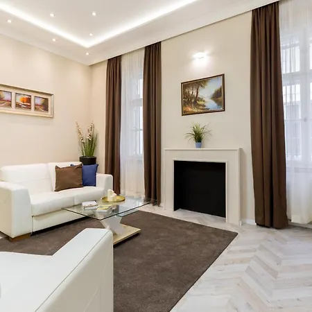 Cozy Dream In The Absolute Center *