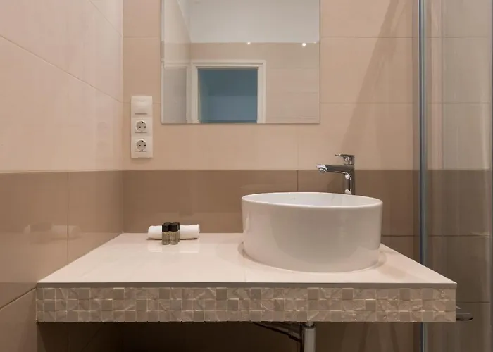 Cozy Dream In The Absolute Center