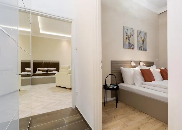 Cozy Dream In The Absolute Center *